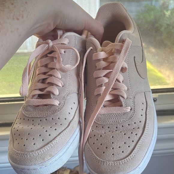 Nike court vision low  Women's Soft Pink Sneakers size 8 - Picture 9 of 9